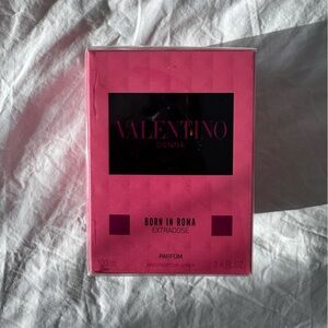 Valentino Born in Roma Extradose Perfume